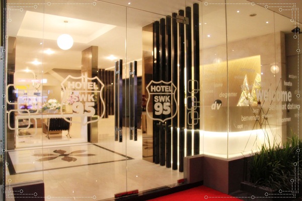 pintu masuk hotel swk 95